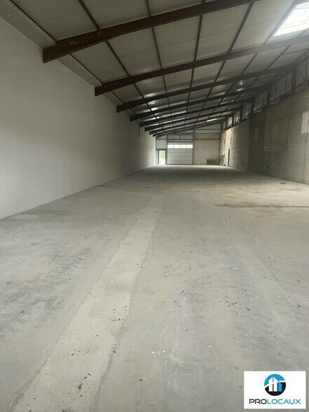 Flex in Belleville-en-Beaujolais for sale - Building Photo - Image 2 of 2
