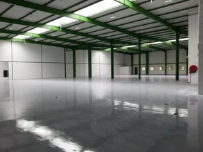 Flex in Le Mesnil-Amelot for lease Interior Photo- Image 2 of 4