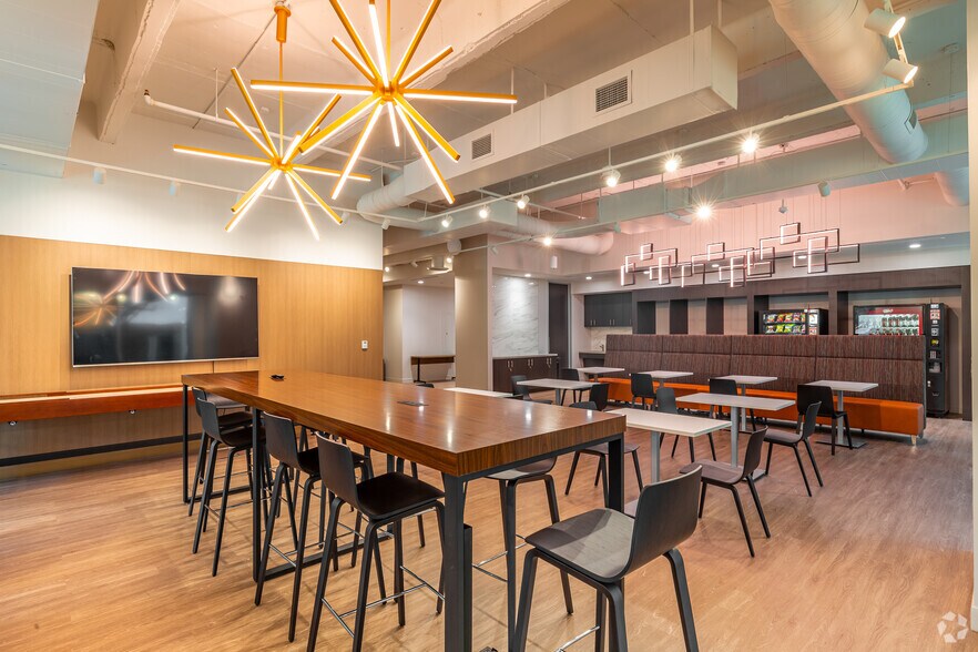 2600 N Central Expy, Richardson, TX à louer - Photo intérieure - Image 3 de 30