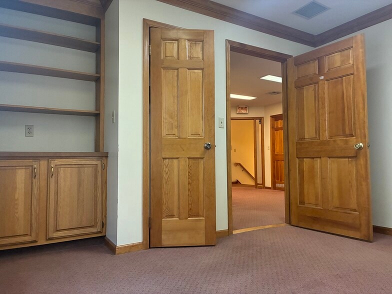 8860 Main St, Buffalo, NY for lease - Building Photo - Image 2 of 15