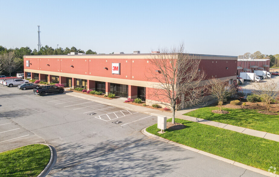 128 Talbert Rd, Mooresville, NC for lease - Building Photo - Image 1 of 14