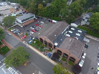 215 Elm St, New Canaan, CT à louer - Photo du bâtiment - Image 2 de 11