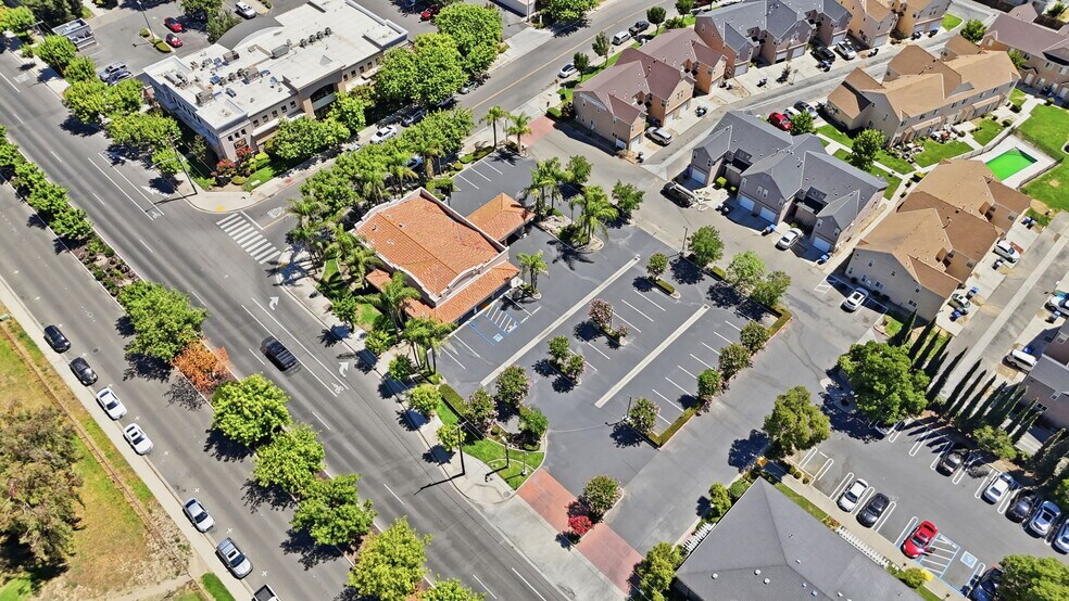 3700 Geer Rd, Turlock, CA à louer - Photo du bâtiment - Image 2 de 24