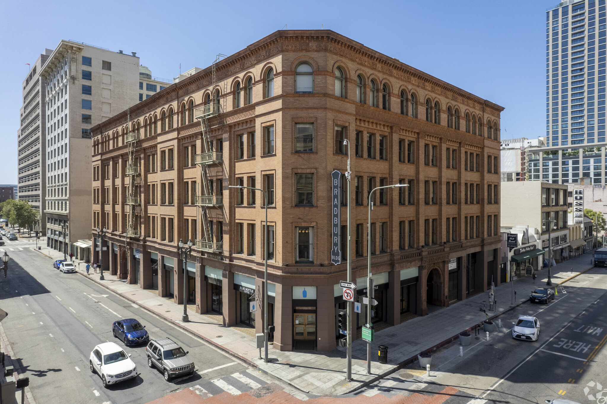 300-310 S Broadway, Los Angeles, CA for lease Building Photo- Image 1 of 32