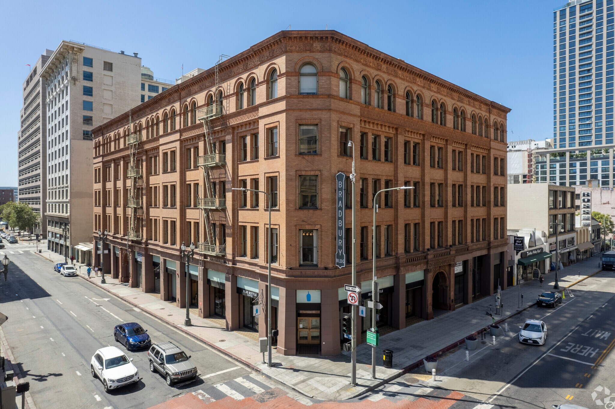 300-310 S Broadway, Los Angeles, CA à louer Photo du bâtiment- Image 1 de 32