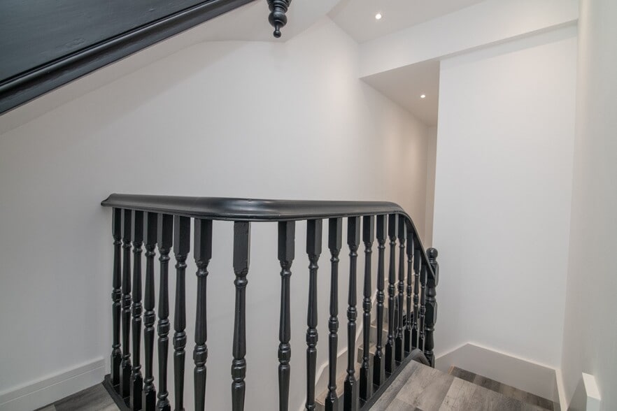 10 Summerfield Road, Wolverhampton for lease - Interior Photo - Image 3 of 10