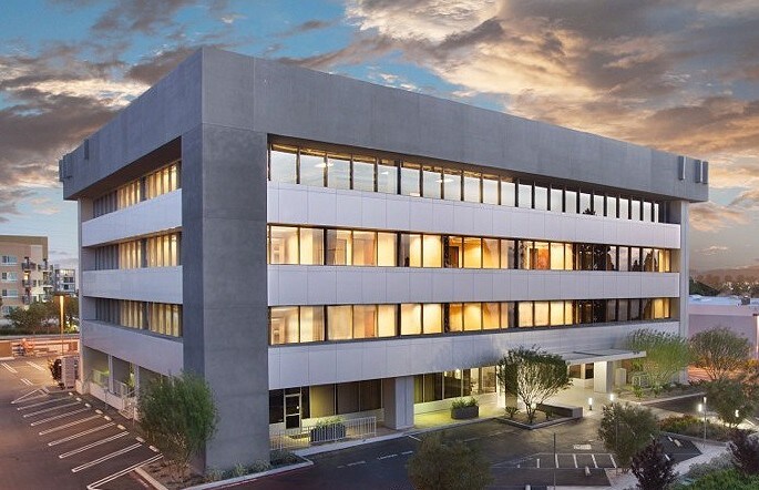 8787 Complex Dr, San Diego, CA à louer - Photo du bâtiment - Image 2 de 7