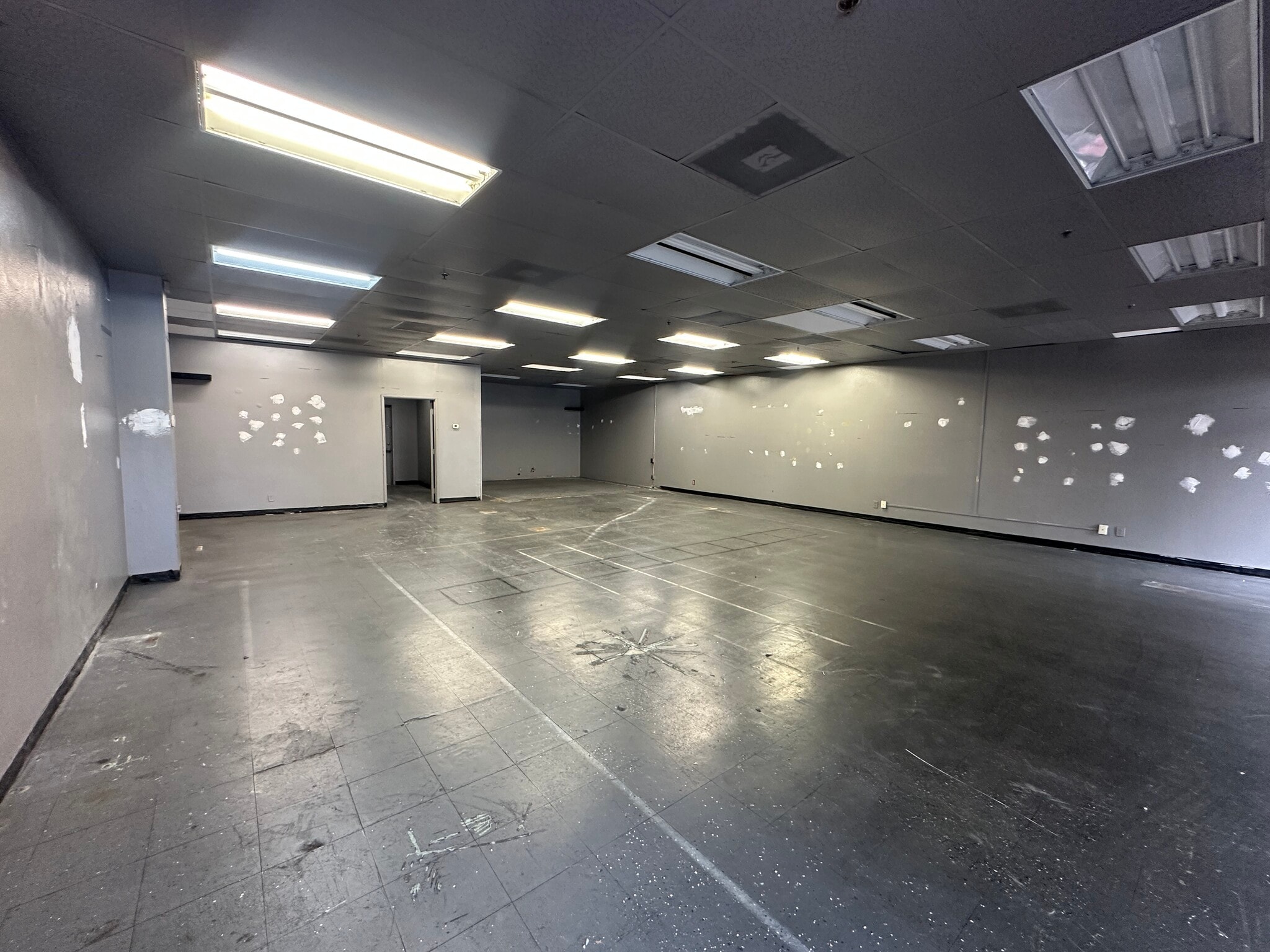 6784 El Cajon Blvd, San Diego, CA à louer Photo intérieure- Image 1 de 2