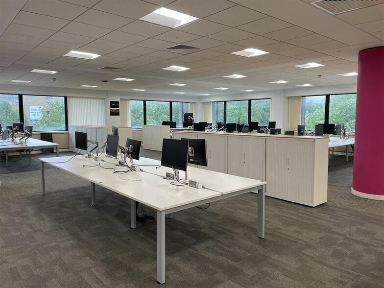 100 Temple St, Bristol for lease - Primary Photo - Image 1 of 18