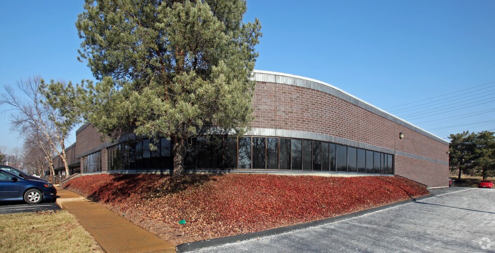 1884 Lackland Hill Pky, Saint Louis, MO à louer - Photo principale - Image 1 de 4