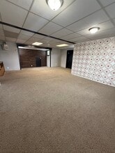 122 N Court St, Marysville, OH for lease Interior Photo- Image 1 of 3