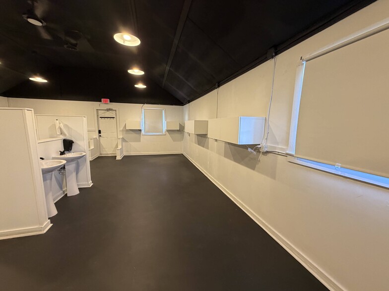 5759 Princess Anne Rd, Virginia Beach, VA for lease - Interior Photo - Image 3 of 11