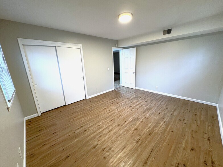 4516 Izard St, Omaha, NE à vendre - Photo intérieure - Image 3 de 10