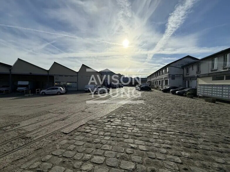 Flex in Saint-Denis for lease - Building Photo - Image 3 of 3