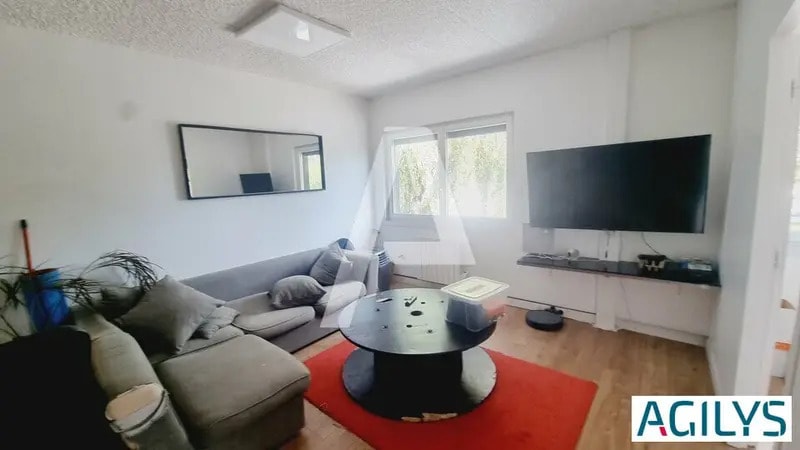 Flex in Massy for lease - Interior Photo - Image 2 of 10