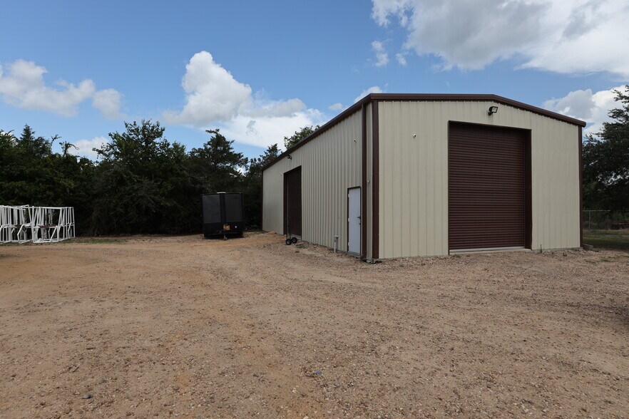 7311 Highway 36 S, Sealy, TX à vendre - Photo du bâtiment - Image 2 de 14