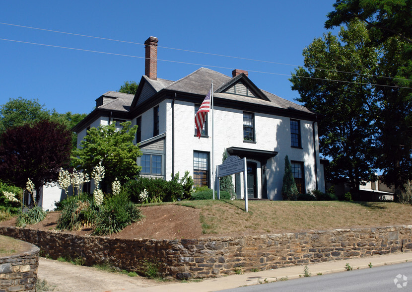 123 Biltmore Ave, Asheville, NC à vendre - Photo principale - Image 1 de 1