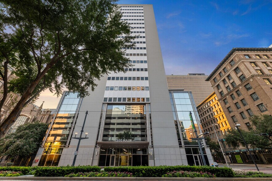 1300 Main St, Houston, TX for lease - Building Photo - Image 2 of 13
