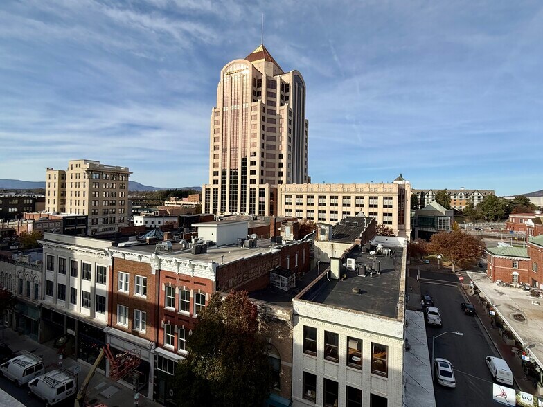 22 Campbell Ave SE, Roanoke, VA à vendre - Photo du bâtiment - Image 3 de 38