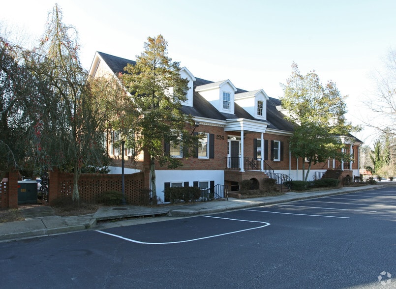 324 W Pike St, Lawrenceville, GA for lease - Primary Photo - Image 1 of 20