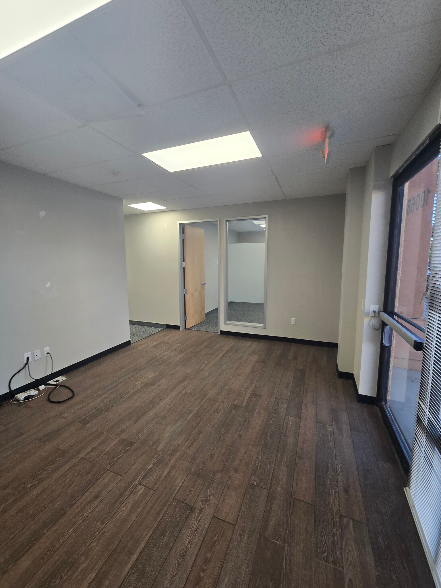 10054-10098 Magnolia Ave, Riverside, CA à louer Photo intérieure- Image 1 de 9