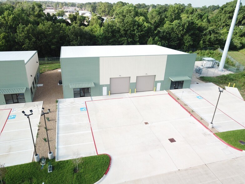 16217 North Fwy, Houston, TX à louer - Photo du bâtiment - Image 3 de 16