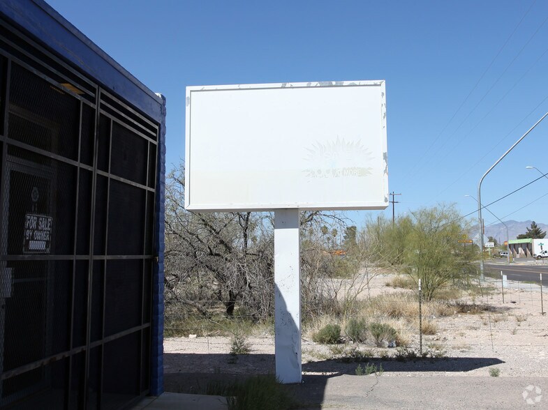 6402 S Park Ave, Tucson, AZ à vendre - Photo du bâtiment - Image 2 de 4