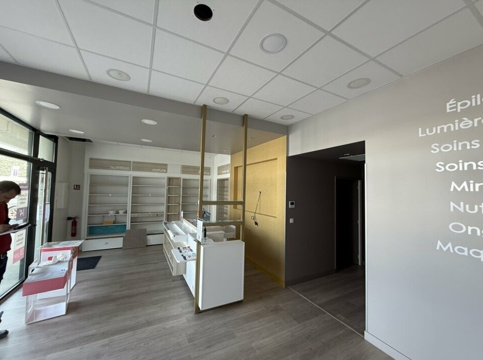 975 Chemin Des Plantades, La Garde for lease Interior Photo- Image 1 of 5