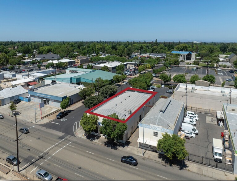 1332 9th St, Modesto, CA à vendre - Photo du bâtiment - Image 3 de 15