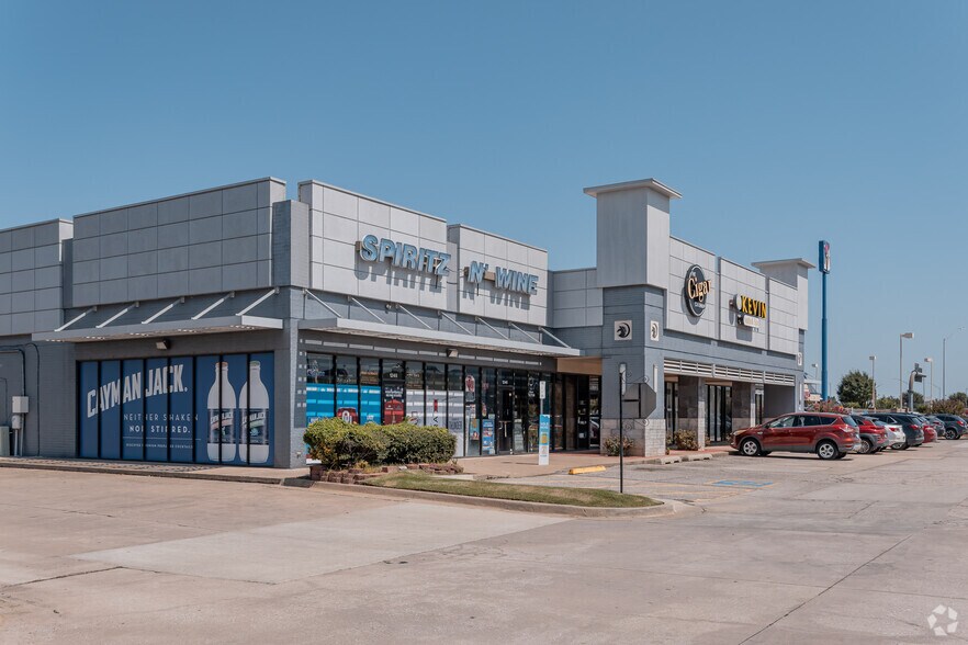 1304-1340 N Interstate Dr, Norman, OK à louer - Photo du bâtiment - Image 2 de 7