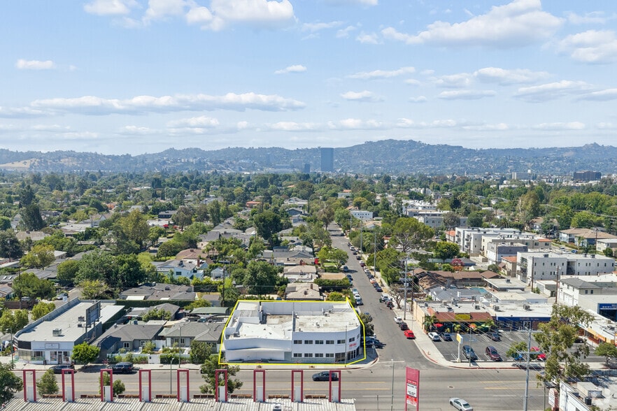 10520 Magnolia Blvd, North Hollywood, CA à vendre - Aérien - Image 3 de 41