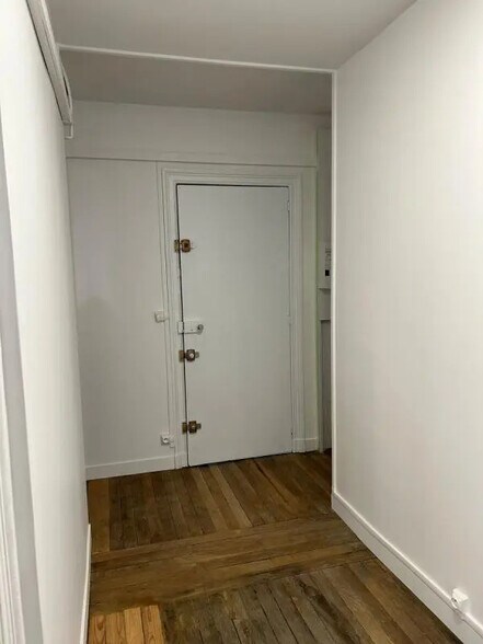 Commerce de détail dans Nantes à louer - Photo du bâtiment - Image 3 de 10