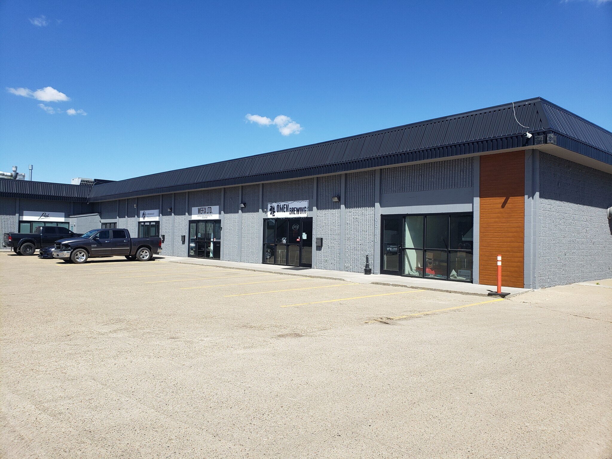 9940-9962 67th Ave NW, Edmonton, AB à vendre Photo du bâtiment- Image 1 de 1