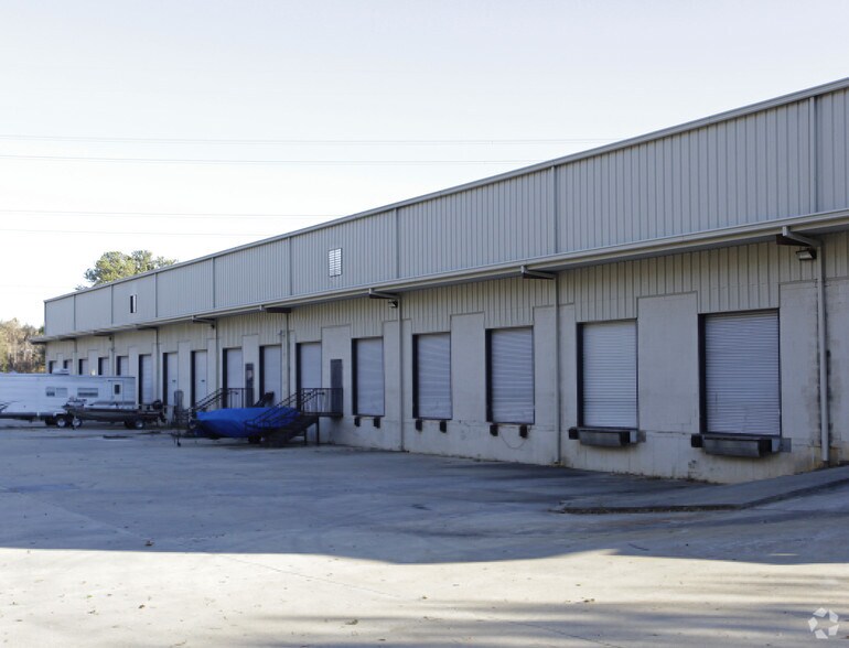 8105 Cobb Center Dr, Kennesaw, GA à louer - Photo du bâtiment - Image 3 de 7