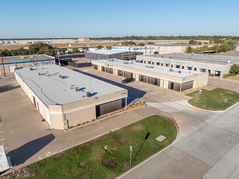 1450 Halsey Way, Carrollton, TX à louer - Photo du bâtiment - Image 3 de 6