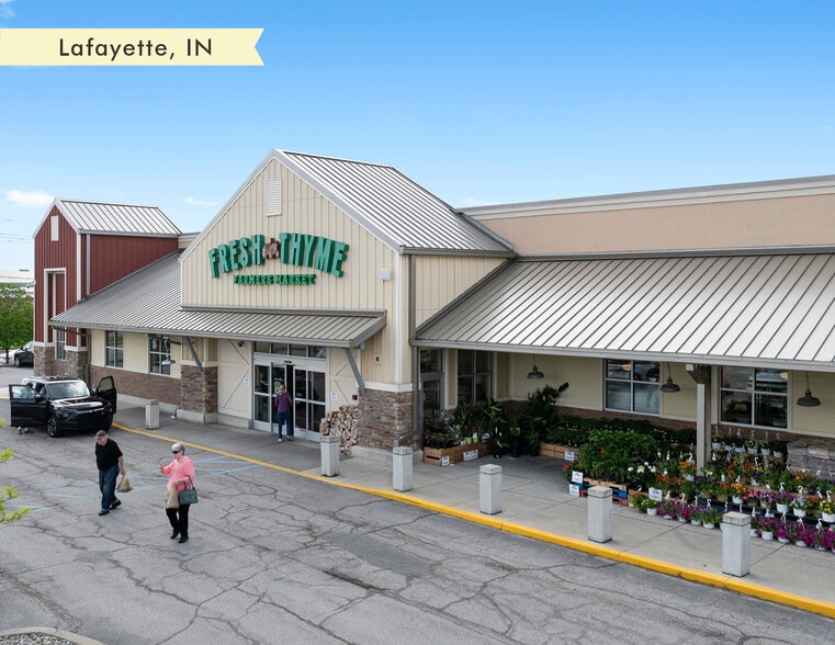 Fresh Thyme Market portfolio of 4 properties for sale on LoopNet.ca - Building Photo - Image 3 of 6