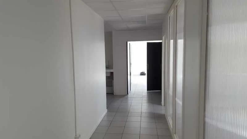 Office in Montpellier for lease - Interior Photo - Image 2 of 4