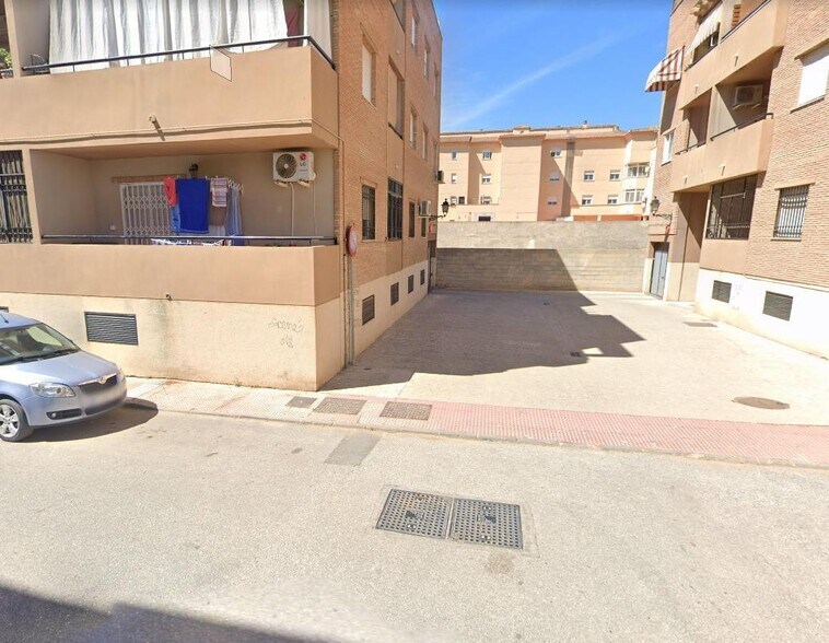 Calle Alcaparra, 1, Atarfe, Granada à vendre - Photo du bâtiment - Image 2 de 2