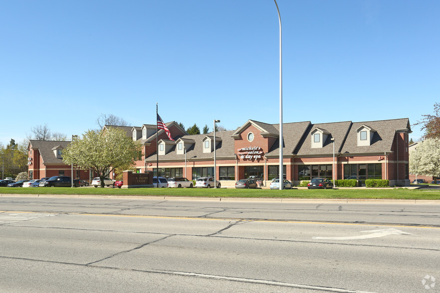 506-522 E Grand River Ave, Brighton, MI for lease - Primary Photo - Image 1 of 7