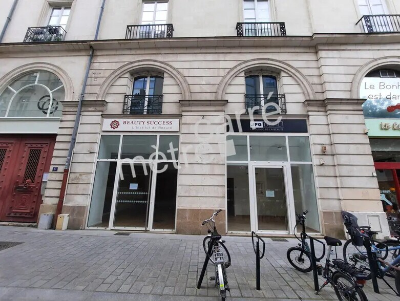 Commerce de détail dans Nantes à louer - Photo du bâtiment - Image 1 de 4