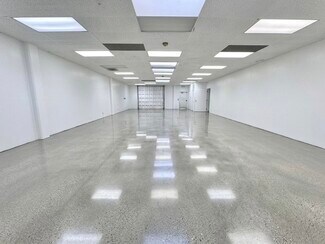 Plus de détails pour 797 San Antonio Rd, Palo Alto, CA - Industriel à louer