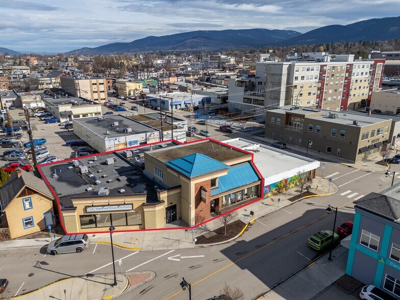 3105 Coldstream Av, Vernon, BC à vendre - Photo du bâtiment - Image 2 de 3