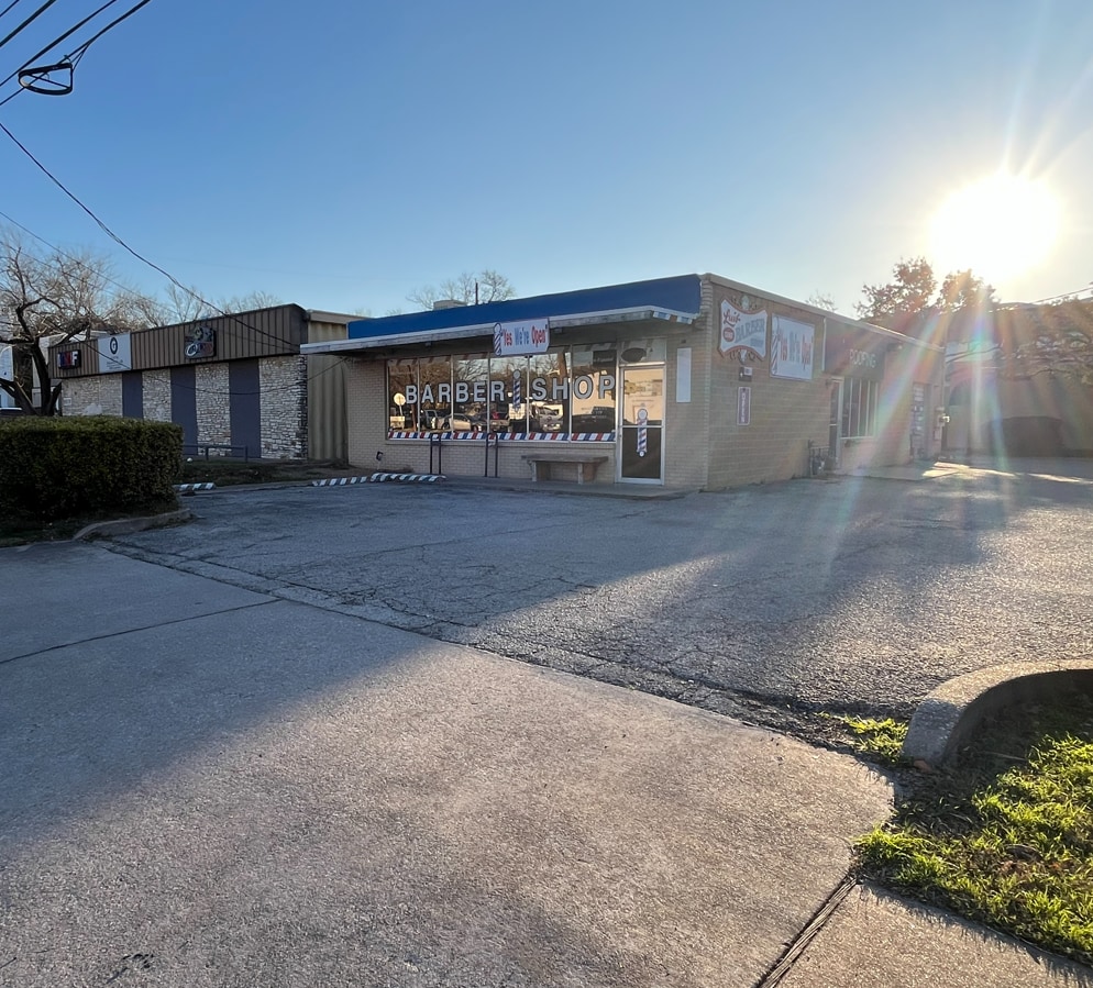 6805 Guadalupe St. Building 1 & 2 portfolio of 2 properties for sale on LoopNet.ca Primary Photo- Image 1 of 6