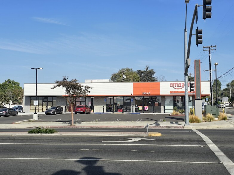 14249 Whittier Blvd, Whittier, CA for sale - Building Photo - Image 2 of 18