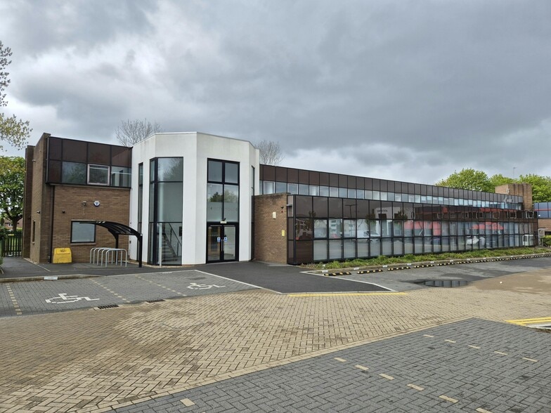 Breckland, Milton Keynes for lease - Building Photo - Image 1 of 4