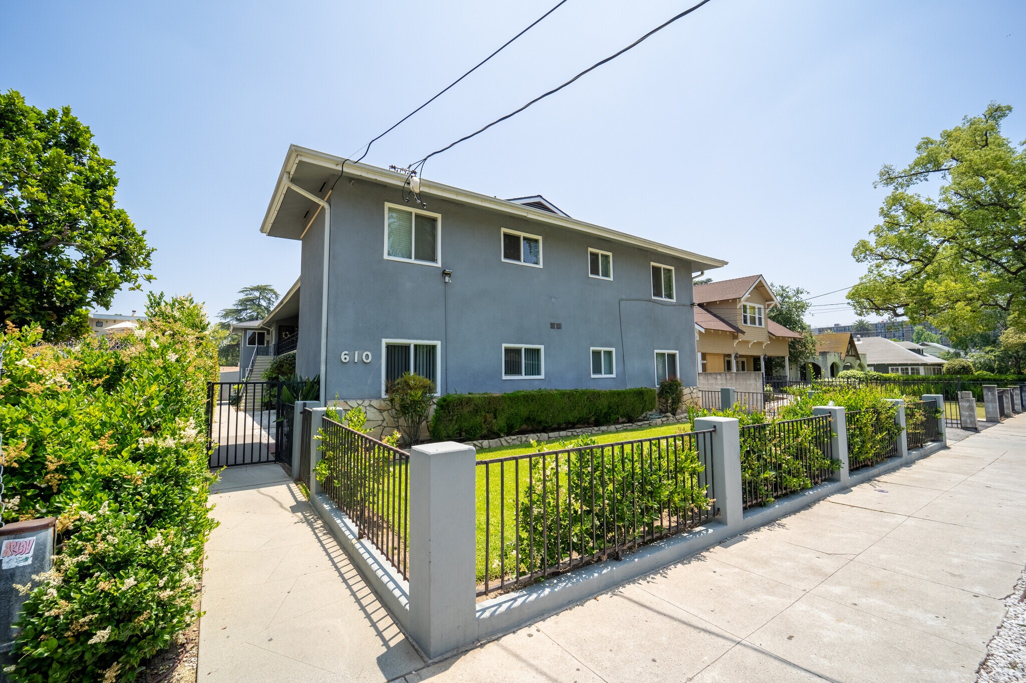 610 N Oakland Ave, Pasadena, CA à vendre Photo du bâtiment- Image 1 de 13