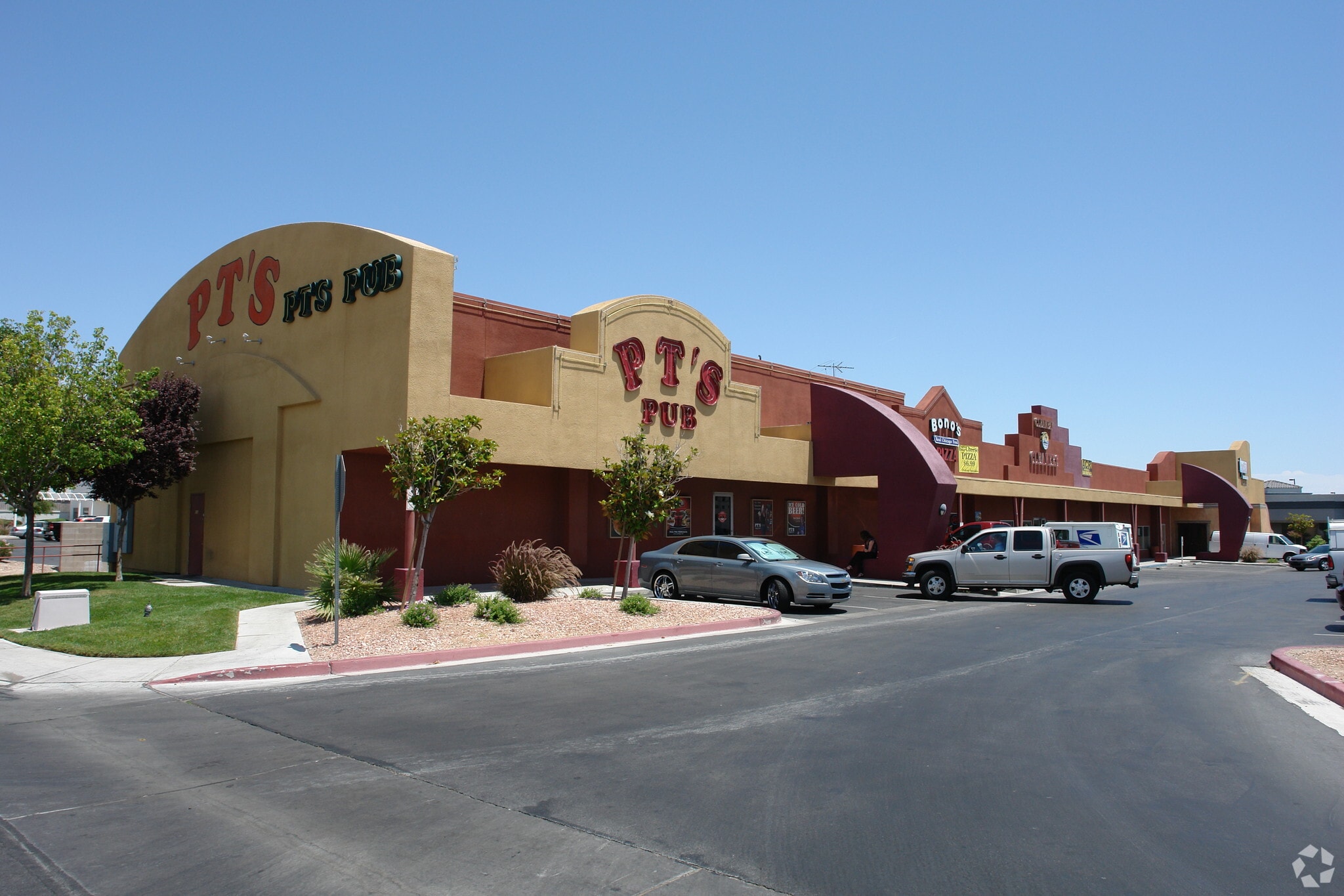 310 E Warm Springs Rd, Las Vegas, NV for lease Primary Photo- Image 1 of 2