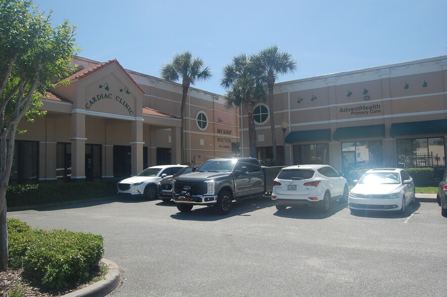 311-335 W Oak St, Kissimmee, FL for lease - Building Photo - Image 3 of 5