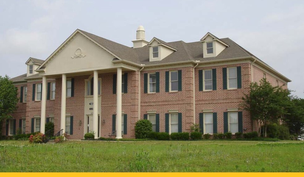 574 Greentree Cv, Collierville, TN à louer - Photo du bâtiment - Image 2 de 8