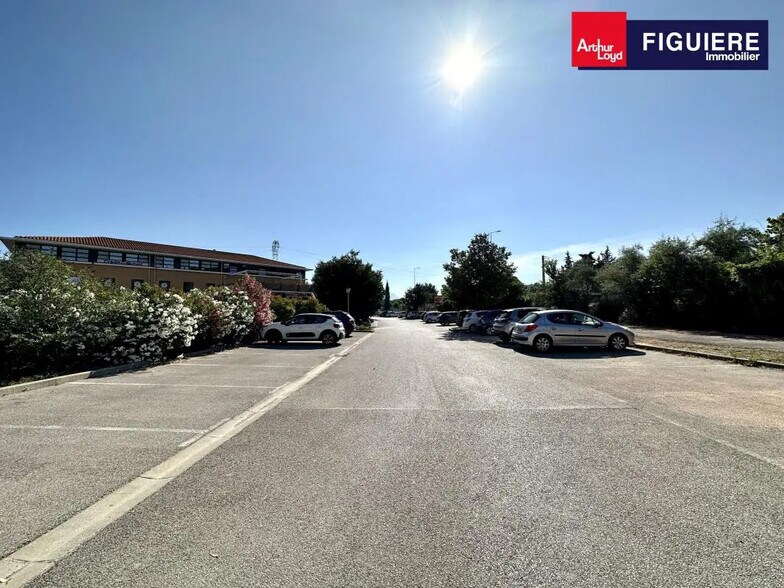 190 Rue Marcelle Isoard, Aix-en-Provence à louer - Photo du bâtiment - Image 2 de 9